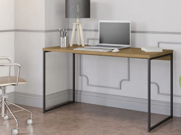 Como escolher uma mesa de computador que se encaixe no seu estilo de decoração?